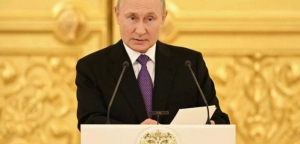 DailyMail: Χτυπήθηκε το αυτοκίνητο του Βλαντιμίρ Πούτιν – «Πιθανή απόπειρα δολοφονίας»