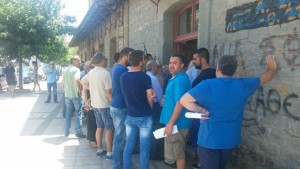 Εκλογές στο ΠΑΣΟΚ: Άνοιξαν οι κάλπες για τον δεύτερο γύρο