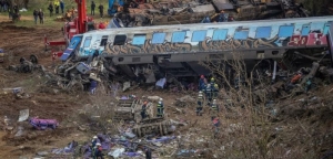 Σύγκρουση τρένων στα Τέμπη: 36 νεκροί στην τραγωδία στη Λάρισα – 66 οι τραυματίες (videos)
