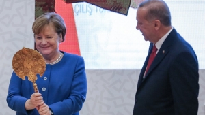 Σύνοδος Κορυφής: Η τουρκόφιλη γερμανική πολιτική και το &quot;φρένο&quot; της Μέρκελ σε κυρώσεις στον Ερντογάν
