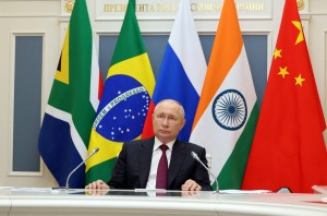 Ο Β.Πούτιν δεν θα παραστεί στη σύνοδο των BRICS στην Βραζιλία και ο Σι Ζιπίνγκ θα απέχει σε ένδειξη συμπαράστασης