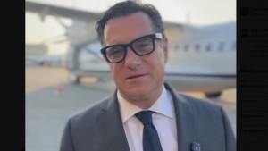 Ο Άδωνις κατέγραφε με ειδικά γυαλιά όποιον τον πλησίαζε στην Λήμνο;