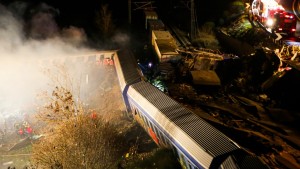 Τραγωδία στα Τέμπη: Πρώτος απ΄όλους παρέλαβε ο σταθμάρχης το κλητήριο θέσπισμα για την δίκη