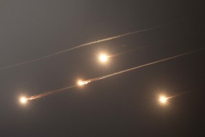 Σοκαριστικό ιρανικό κτύπημα στο Μπαχρέιν: Ιρανικό drone πέφτει επάνω σε κτίριο που φιλοξενεί στελέχη των αμερικανικών βάσεων στη χώρα