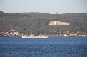 «Ασέβεια» λένε οι Τούρκοι: Ελληνικό πολεμικό πλοίο δεν σήκωσε την τουρκική σημαία διασχίζοντας τα Στενά
