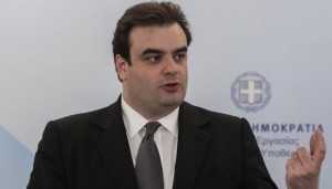 Πιερρακάκης στο Bloomberg: Προανήγγειλε την εξόφληση του πρώτου μνημονίου δέκα χρόνια νωρίτερα