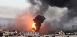 Κόλαση πυρός στη Γάζα: «Βροχή» από ρουκέτες και παιδιά ανάμεσα στους νεκρούς