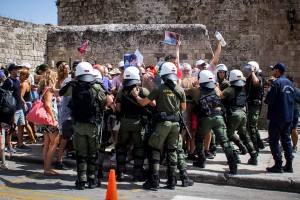 Ρόδος: Επεισόδια και προσαγωγές για την άφιξη κρουαζιερόπλοιου με Ισραηλινούς τουρίστες