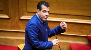 Πλεύρης: O αστυνομικός τοποθετήθηκε στη Βουλή ως «ρουσφέτι» του φρουράρχου της Ζωής Κωνσταντοπούλου