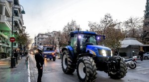 Αγροτικές κινητοποιήσεις: Έτοιμοι για Χριστούγεννα στα μπλόκα οι αγρότες – Αντί για συνάντηση, στέλνουν λίστα με αιτήματα στον Κυριάκο Μητσοτάκη