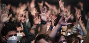 Κορωνοϊός – Ισπανία: Συναυλία με 5.000 θεατές με μάσκες και αρνητικό τεστ (video)