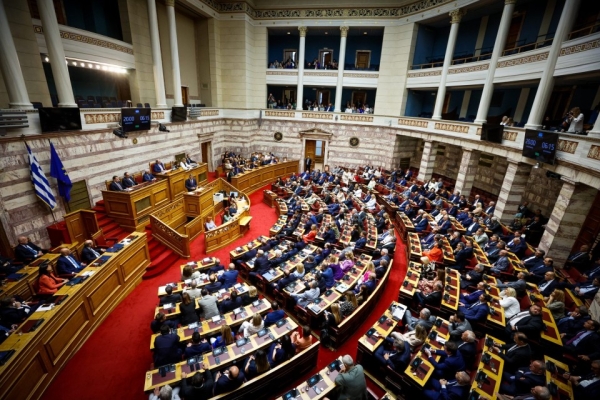 Ποιοι βουλευτές της ΝΔ δεν θέλουν να ψηφίσουν υπέρ της τεκνοθεσίας και του γάμου των ΛΟΑΤΚΙ+