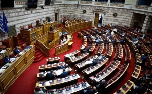 «Καλάθι του νοικοκυριού»: Ψηφίστηκε στη Βουλή η τροπολογία για την επαρκή σήμανση του
