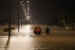 Εφιαλτική νύχτα στον Βόλο: «Χειρότερα από τον Daniel» -Εγκλωβισμένοι πολίτες και δημοσιογράφος της ΕΡΤ