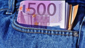 «Παρελθόν» το 500ευρο: Τι ισχύει για όσους έχουν χαρτονομίσματα στην κατοχή τους