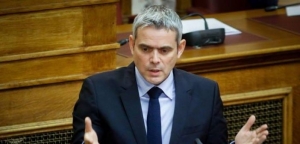 Ο Κώστας Καραγκούνης κατέθεσε το 50% του μισθού του