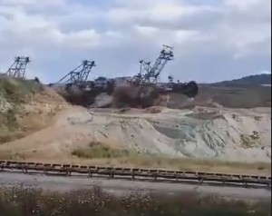 Έγκλημα: Ανατίναξαν τους εκσκαφείς λιγνίτη στα ορυχεία της Κοζάνης για να είναι αδύνατη η επιστροφή στην ενεργειακή αυτάρκεια!