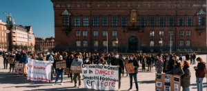 Οι Έλληνες του εξωτερικού λένε «όχι» στο lockdown και στην κυβερνητική βία στην Ελλάδα - Συγκεντρώσεις σε Δανία-Σουηδία