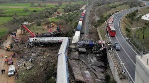 Τέμπη: Άμεσες εκταφές θυμάτων ζητά η εισαγγελία Πρωτοδικών Λάρισας