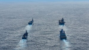 Το Ιράν δημοσιοποίησε πλάνα που απεικονίζουν επίθεση σε αμερικανικό αεροπλανοφόρο (βίντεο)