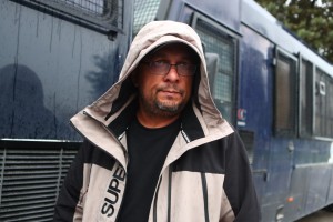 Δίκη για Τέμπη: Με φορείο-καροτσάκι μεταφέρθηκε στο νοσοκομείο ο Πάνος Ρούτσι