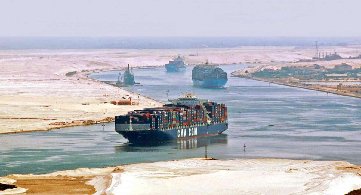 Τέλος στο «μποτιλιάρισμα» στη Διώρυγα του Σουέζ – Πέρασαν όλα τα πλοία
