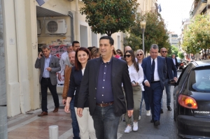 Στους εμπορικούς δρόμους του Αγρινίου περιόδευσε σήμερα ο Γιώργος Παπαναστασίου