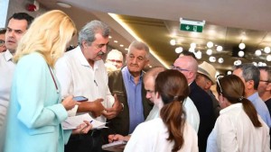 ΣΥΡΙΖΑ: Τροπολογία κατέθεσαν Πολάκης, Παππάς, Δούρου – «Όχι στην αυτοδιάλυση»