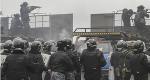Χάος στο Καζακστάν, διαδηλωτές κατέλαβαν το αεροδρόμιο του Αλμάτι – Νεκροί και τραυματίες
