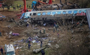 Σύγκρουση τρένων: Στους 57 οι νεκροί, λέει η ιατροδικαστής στη Λάρισα