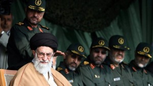 Ιράν: Πράκτορες της Μοσάντ «παρελαύνουν» πριν την εκτέλεσή τους – Πάνω από 700 θα θανατωθούν (βίντεο)