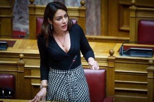 Ξεκάθαρη ομολογία από την Δ.Μιχαηλίδου: «Δεν υπάρχει η ελληνική οικογένεια του μέλλοντος»! (βίντεο)