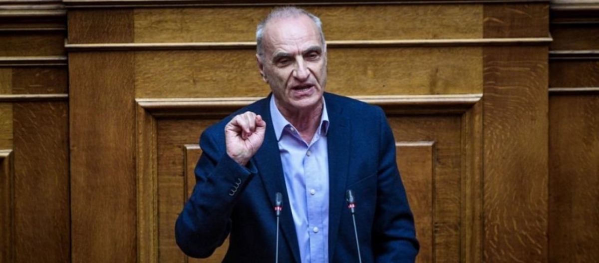 Ο Γ.Βαρεμένος μας ενημερώνει για την «υπεύθυνη στάση» του ΣΥΡΙΖΑ: «Μη με διακόπτετε... έφαγε γκολ ο Παναιτωλικός»