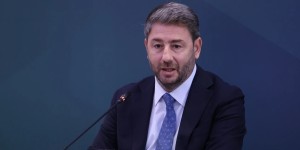 Ανδρουλάκης για Σπαρτιάτες: Βαρύτατα εκτεθειμένη η κυβέρνηση για τη χρηματοδότησή τους