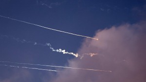 Χτύπημα του Ισραήλ σε εγκαταστάσεις της κρατικής τηλεόρασης του Ιράν (βίντεο)