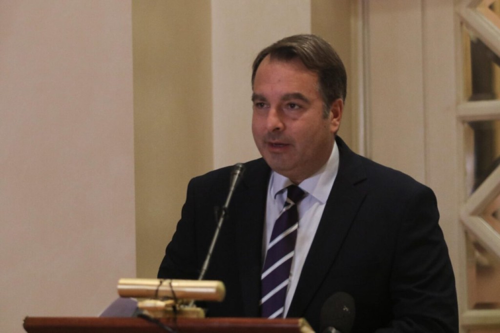 Θύμα απάτης ο Θανάσης Παπαθανάσης: Ψεύτικο προφίλ στο όνομά του ζητά χρήματα από πολίτες