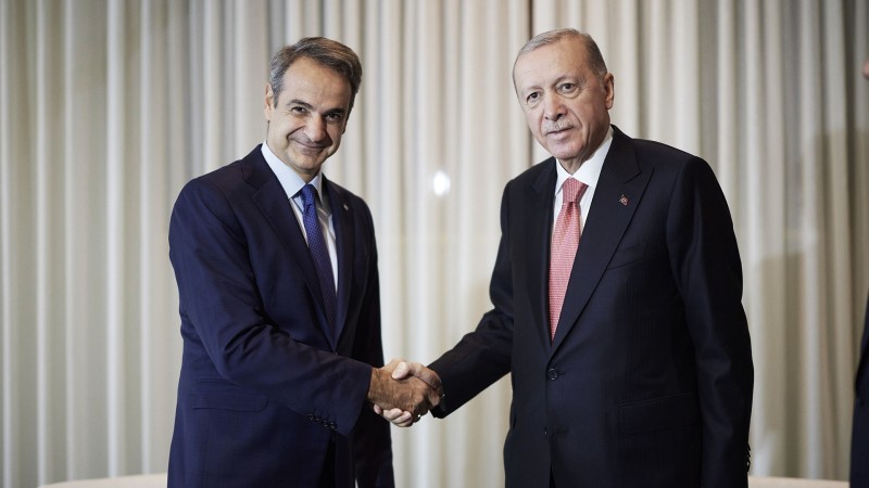 Με διαρροές η κυβέρνηση επιχειρεί να «ωραιοποιήσει» την ακύρωση της συνάντησης Ερντογάν-Μητσοτάκη
