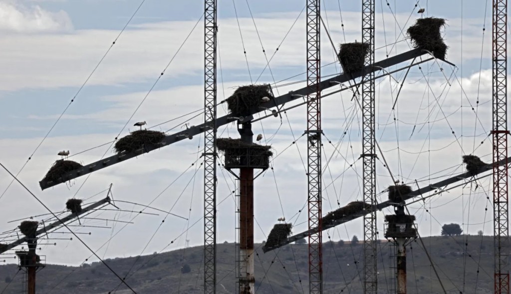 Πένθιμη μουσική από τον ρωσικό «ραδιοσταθμό της Αποκάλυψης» όπως όταν πέθαιναν οι Σοβιετικοί ηγέτες!