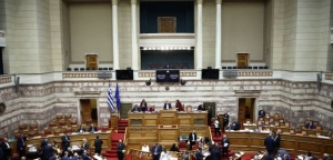 Βουλή: Απορρίφθηκαν οι προτάσεις ΣΥΡΙΖΑ και ΠΑΣΟΚ για τις ευθύνες υπουργών στην προανακριτική για τα Τέμπη
