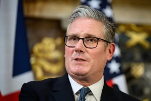 Ο Κ.Στάρμερ μιλά για… «λάθος» του BBC για το μοντάζ στον Ν.Τραμπ