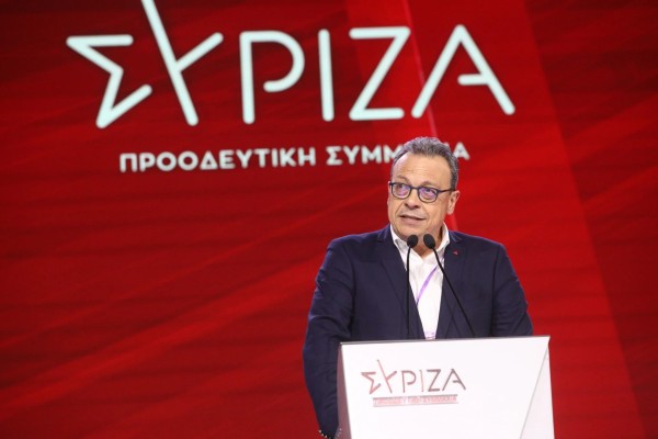Ο Προέδρου του ΣΥΡΙΖΑ Σωκράτης Φάμελλος στη Βόνιτσα - Περιοδεία στις πληγείσες από τις πυρκαγιές περιοχές