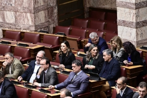 Πρώτη διαφοροποίηση της ομάδας των 11 από τον ΣΥΡΙΖΑ – Ψήφισαν παρών σε άρθρα για τα κόκκινα δάνεια