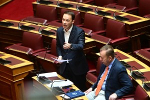 Στη Bουλή έφερε το ζήτημα της ευλογιάς των ζώων ο Μίλτος Ζαμπάρας