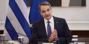 Με επιστροφή ενός ενοικίου και 250 ευρώ σε συνταξιούχους φιλοδοξεί η κυβέρνηση να λύσει τα προβλήματα των πολιτών