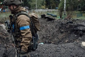 Συγκλονιστικές εικόνες στην Ντρουζόβκα: Ρωσικοί πύραυλοι την ισοπέδωσαν (βίντεο)