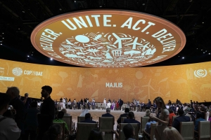 COP28: Τέλος εποχής για το πετρέλαιο; – Μηνύματα από τη συμφωνία για το κλίμα