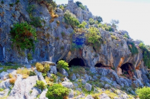 Και τα εντυπωσιακά σπήλαια της Αιτωλοακαρνανίας έχουν … παράπονα!