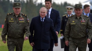 Τα «5» ενδεχόμενα που οδήγησαν τον αρχηγό της CIA Τ.Ράτκλιφ να σπεύσει σε συνάντηση του Β.Πούτιν στην Μόσχα