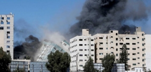 Γάζα: Κατέρρευσε από ισραηλινό βομβαρδισμό πολυόροφο κτίριο που στεγάζει το AP και το Al Jazeera