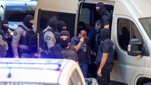 «Μόνο να σκοτώσουμε δεν μας έχεις βάλει» – Σοκάρουν οι διάλογοι μέλους από το κύκλωμα της Κρήτης με Αρχιμανδρίτη